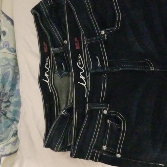 Jeans - Picture 1 of 4